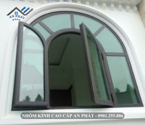 CỬA SỔ MỞ QUAY XINGFA 3 CÁNH + VÁCH VÒM