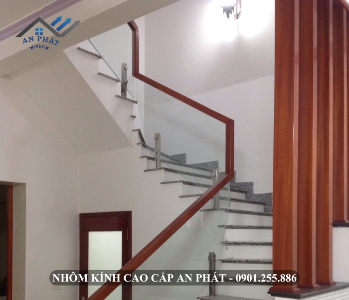 CẦU THANG KÍNH CƯỜNG LỰC KẾT HỢP TAY VỊN GỖ [MẪU6]