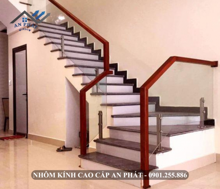 CẦU THANG KÍNH CƯỜNG LỰC KẾT HỢP TAY VỊN GỖ [MẪU 10]