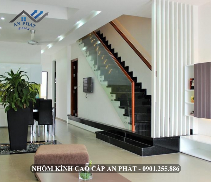 CẦU THANG KÍNH CƯỜNG LỰC KẾT HỢP TAY VỊN GỖ [MẪU 13]