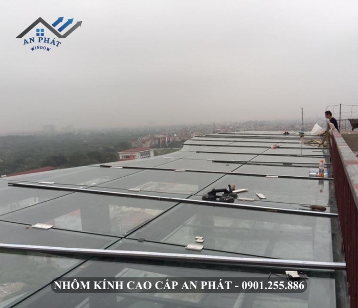 MÁI KÍNH GIẾNG TRỜI