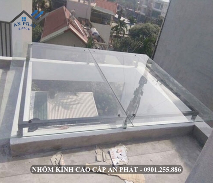 MÁI KÍNH GIẾNG TRỜI