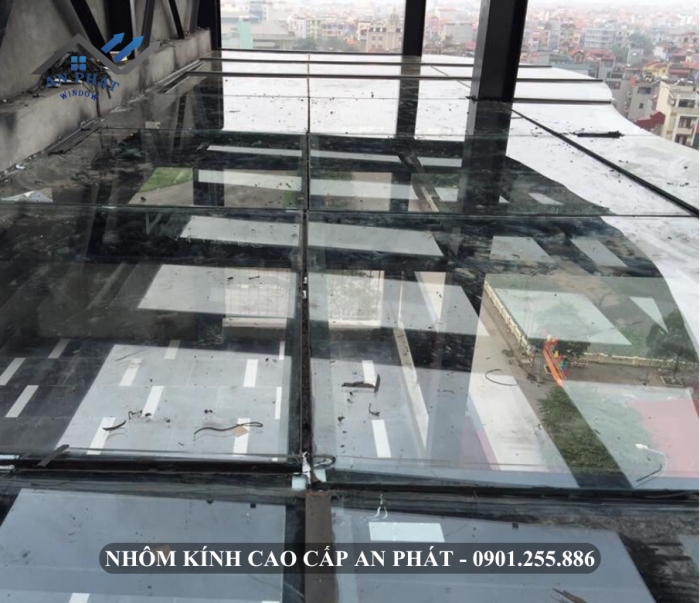 MÁI KÍNH GIẾNG TRỜI